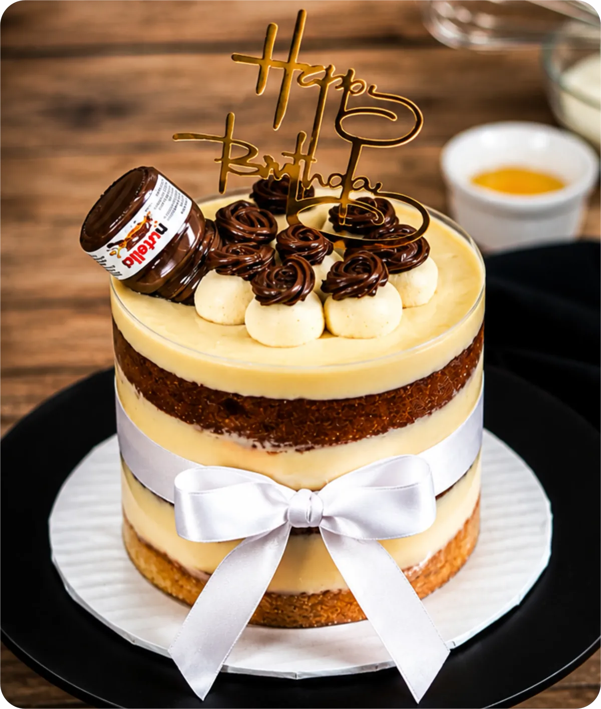 Decorated party cake with Nutella